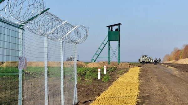 Крым отгородится 50-километровым забором от Украины