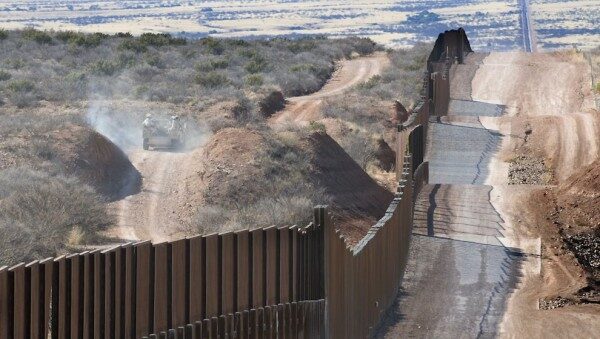 Начато возведение стены между США и Мексикой