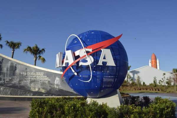 NASA находится в сговоре с инопланетянами – уфологи в панике