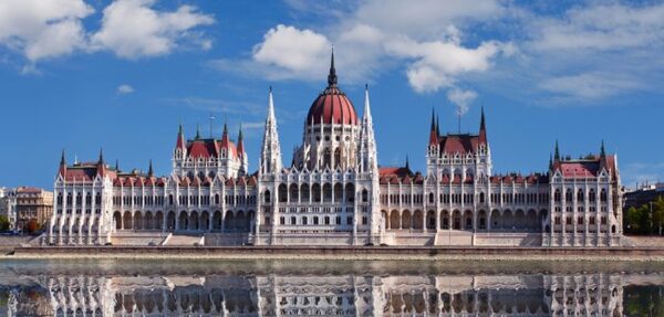 Парламент Венгрии осудил новую редакцию украинского закона об образовании