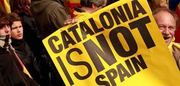 Полиция взяла под контроль центр коммуникаций правительства Каталонии