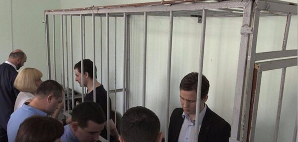 Адвокат: ЕСПЧ принял жалобу о незаконном аресте Васильца и Тимонина