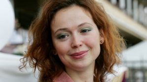 Актриса Елена Захарова не пыталась скрыть беременность на встрече выпускников Щукинского училища