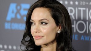 Анджелина Джоли вышла в свет с дочерью, одетой по-мужски