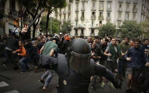 Беспорядки в Каталонии сегодня: последние новости, видео