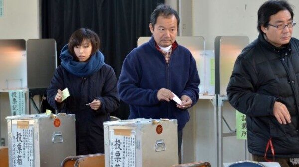 Две трети мест в парламенте Японии займут депутаты правящей коалиции