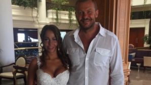 Елена Беркова пришла на венчание со Стояновым в «голом» платье