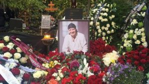 Любовь Толкалина показала, как выглядит могила Марьянова