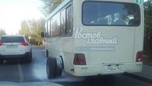 Маршрутка с пассажирами загорела на полном ходу в Ростове