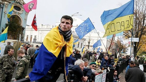 Майдан в Киеве 2017: «вече» у Верховной Рады, призыв к «Донбассу», ультиматум Порошенко - последние новости и ситуация сегодня