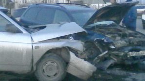 Очевидцы: в Барнауле из-за телефона произошла серьезная авария