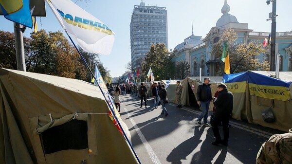 Порошенко осудил организаторов акции протеста в Киеве за дестабилизацию