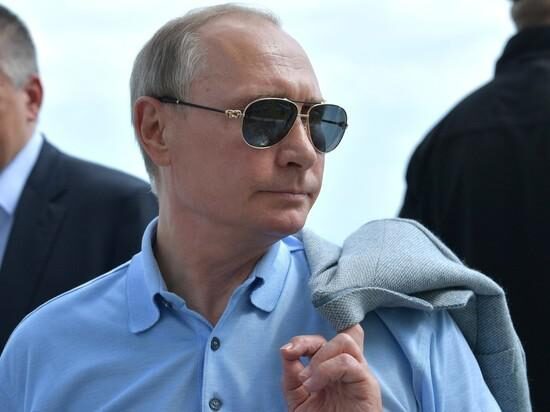 Путин собственноручно запустил четыре баллистические ракеты