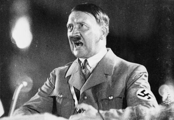 Рассекреченные документы ЦРУ породили слухи о "выжившем" Гитлере