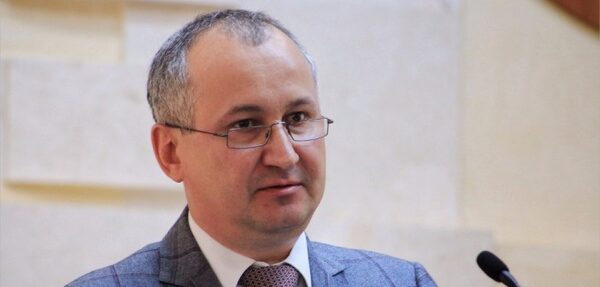 СБУ предложила законодательно ограничить поездки чиновников и политиков в Россию