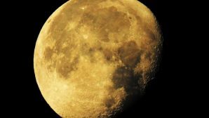 Ученые доказали, что на Луне есть огромные водоемы с жидкой водой