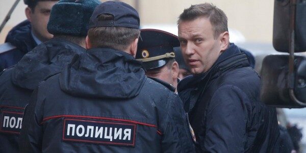 В Петербурге задержаны сотрудники штаба Навального