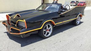 В США за $5 тысяч продают переделанный в «Бэтмобиль» Ford Mustang