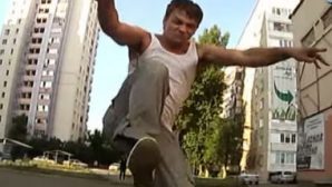 Видео с «бессмертным» пешеходом в Воронеже взорвало Сеть
