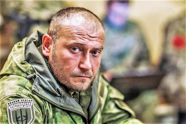 Ярош призвал жителей городов Украины готовиться к приходу войск РФ