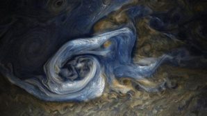 Астрономы получили снимки огромного белого урагана на Юпитере