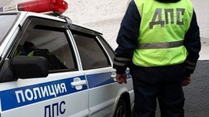 Автоледи на легковушке влетела под в КАМАЗ? в Новгородском районе и получила травмы