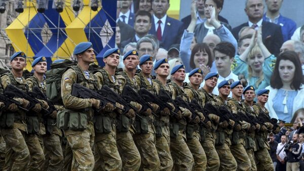 Из ВДВ в ДШВ. в Украинском государстве декоммунизировали синие береты
