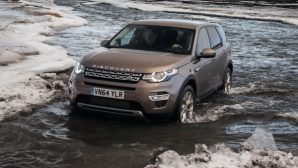 Кроссовер Land Rover Discovery Sport получил зимний пакет опций