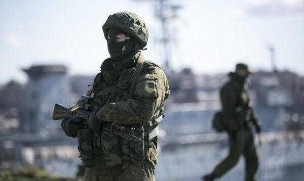 Луганск заполонили "вежливые люди" без опознавательных знаков, СМИ