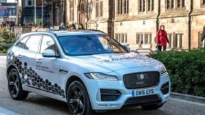 На дороги Великобритании на тесты вывели беспилотники Jaguar и Range Rover