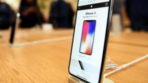 Покупатели первых iPhone X не могут активировать смартфоны