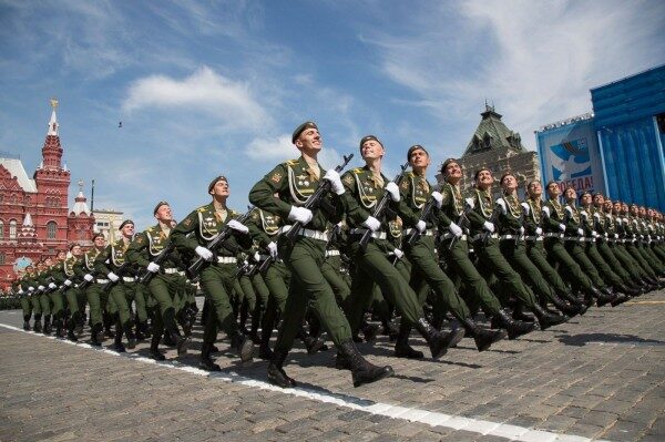 Путин установил штатную численность Вооруженных сил России