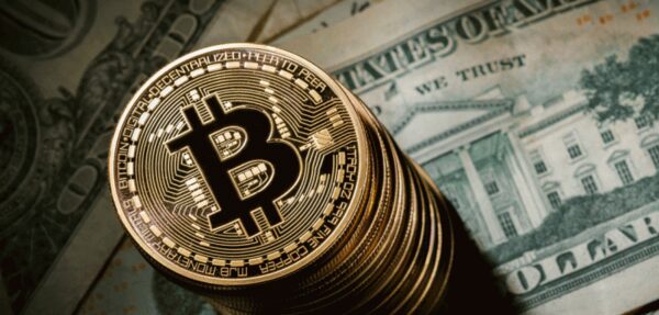 Стоимость Bitcoin превысила $11 000