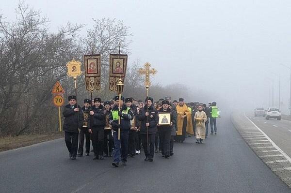 В Краснодарском крае прошел крестный ход с участием сотрудников ГИБДД