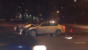 В Липецке Volkswagen не уступил дорогу Kia, пострадал водитель
