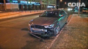 в результате массового ДТП в Екатеринбурге загорелся Ford Fiesta