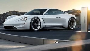 В Сети появились первые фото электрического Porsche Mission E?