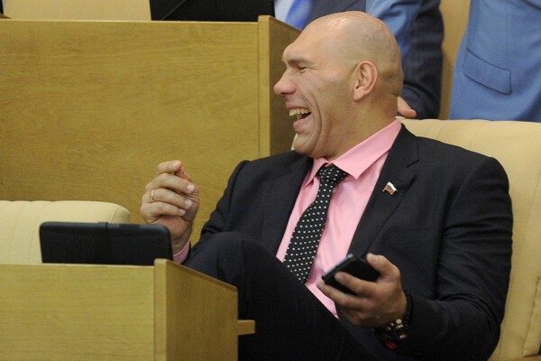 Валуева развеселило предложение Собчак отправить Мутко в отставку