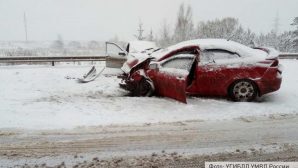 Водитель иномарки погиб в массовом ДТП на трассе в Тейковском районе