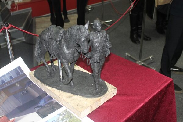 В Самаре появится монумент гусару с лошадью