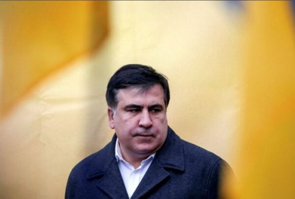 Аваков призвал Саакашвили сдаться украинским властям