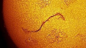 Эксперты NASA: В солнечной короне появилась гигантская трещина