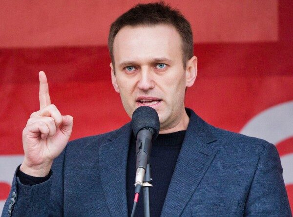 Навальный нашел квартиру в Париже у экс-жены Пескова за 125 млн рублей