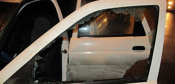 Ограбление в Харькове: трое с молотками напали на водителя