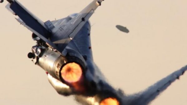 Пентагон рассекретил видео перехвата НЛО американским военным самолетом