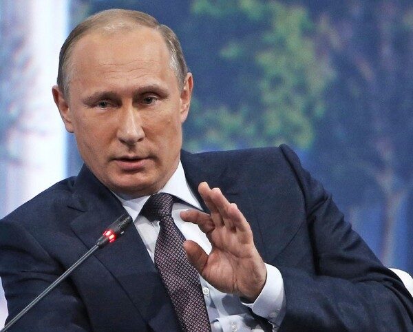 Путин высказался о неявке Сечина в суд