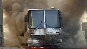 Рейсовый автобус с пассажирами загорелся в центре Хабаровска