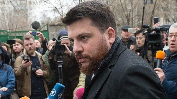 Суд арестовал главу штаба Навального на 30 суток