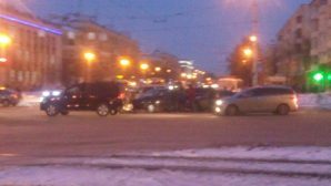 В Кемерове произошло массовое ДТП с участием четырех иномарок