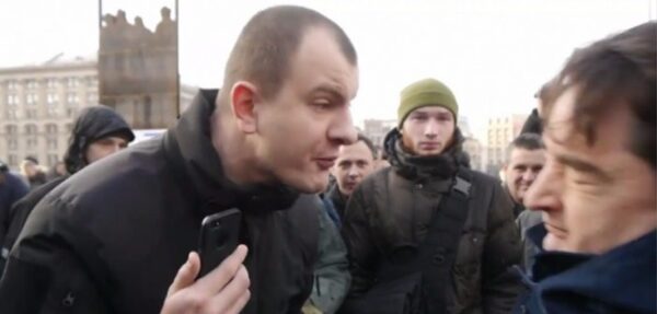 Видео: На Майдане плюнули в Гужву
